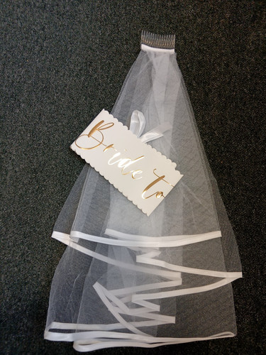 Hen veil sash white - sash,
