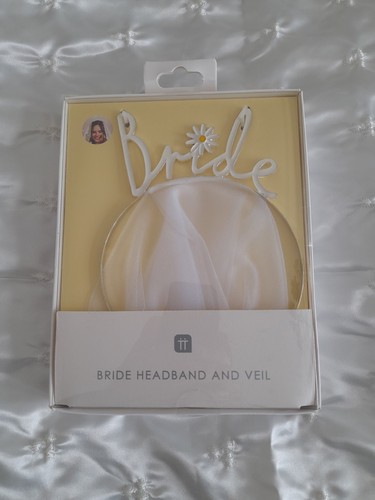 Bride head band and - head,